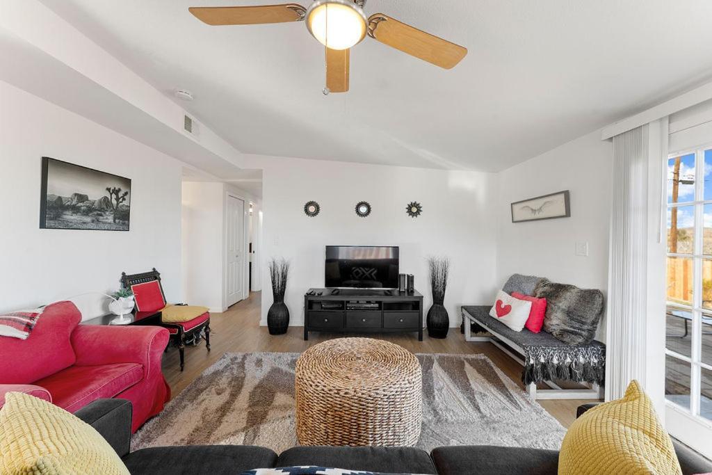 Cozy Stylish Home In The Heart Of Jt Village Joshua Tree Luaran gambar