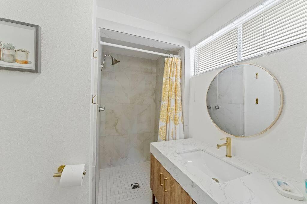 Cozy Stylish Home In The Heart Of Jt Village Joshua Tree Luaran gambar